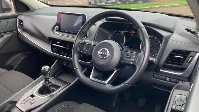 Nissan Qashqai 1.3 DiG-T MH Acenta Premium 5dr Petrol Hatchback